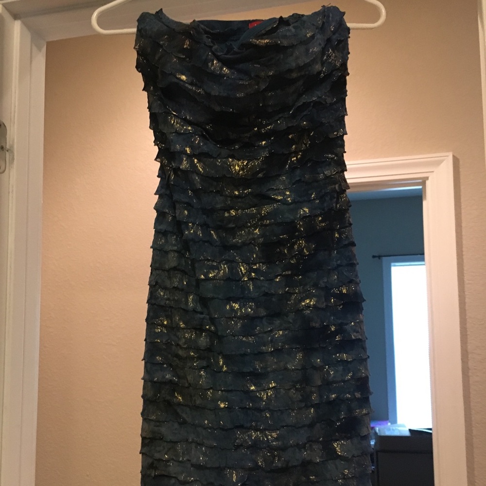 Strapless formal dress